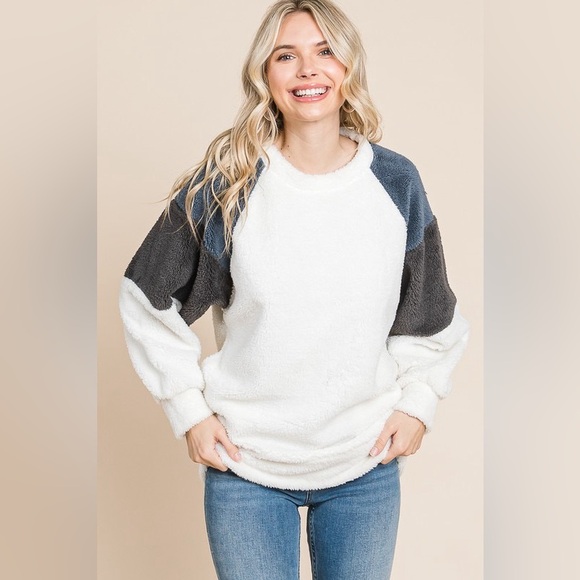 Culture Code Color Block Faux Fur Raglan Sleeve Sweatshirt 10010038387 - Picture 4 of 4